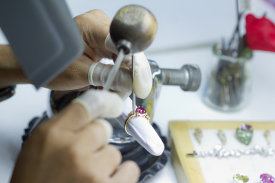repairing jewelry